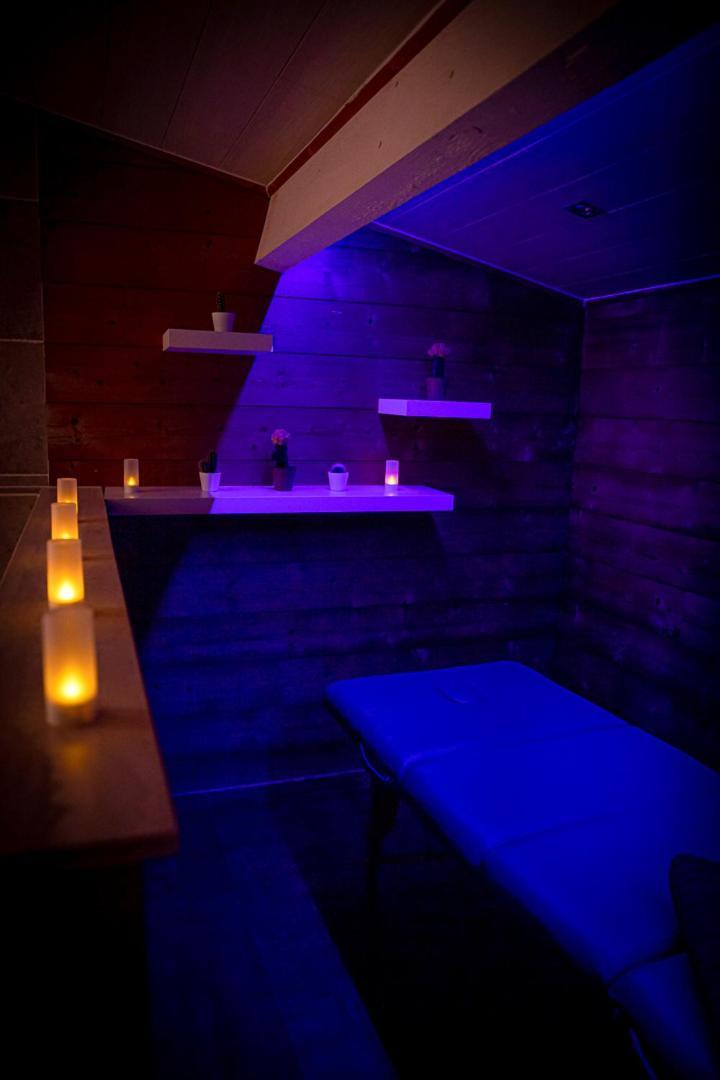 Le Spa Du Cabanon: Cabanon De Luxe Avec Spa Entierement Privatif Aye Eksteriør bilde